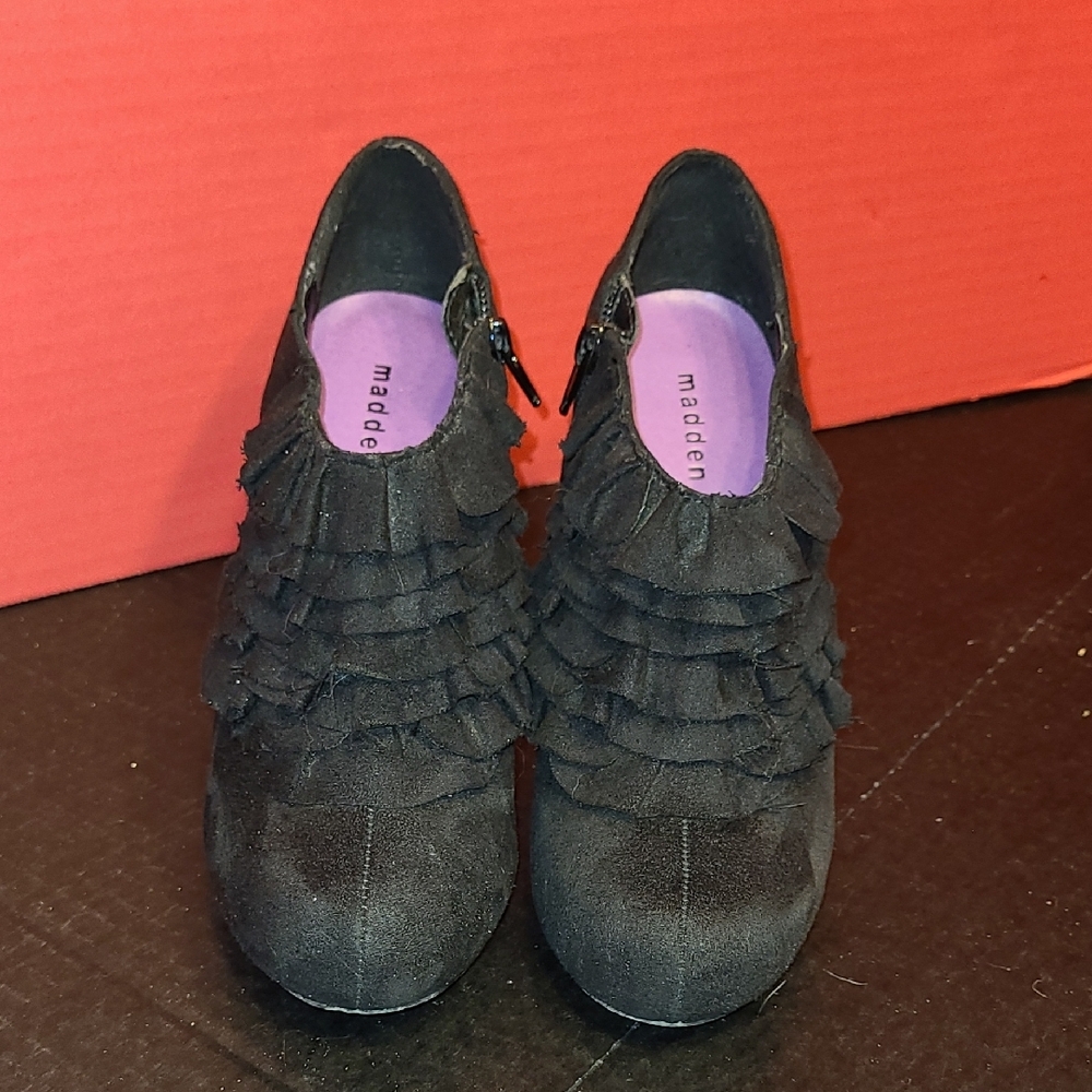 Madden Girl Black Ruffle Booties Size 6.5
